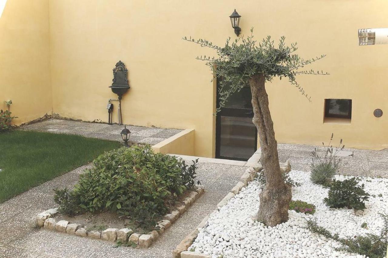 Le Dimore Di San Domenico Affittacamere LʼAquila Exterior foto